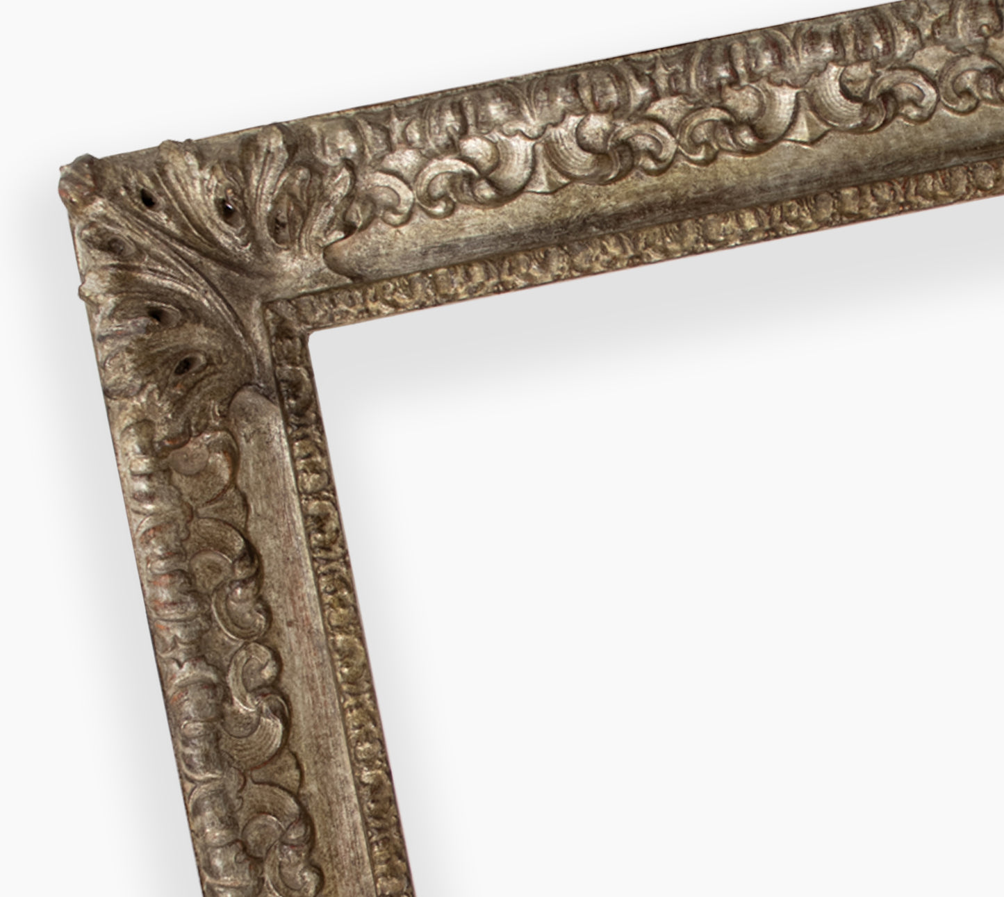 COR.4480.231 wooden frame with antique silver leaf